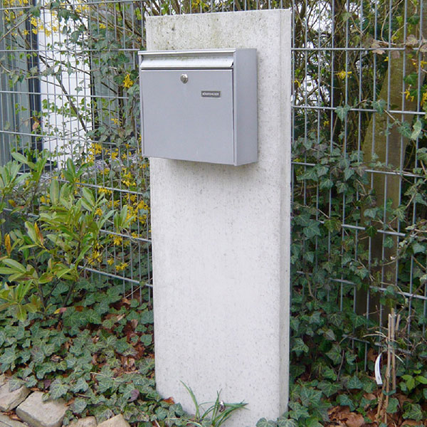 Briefkastensäule